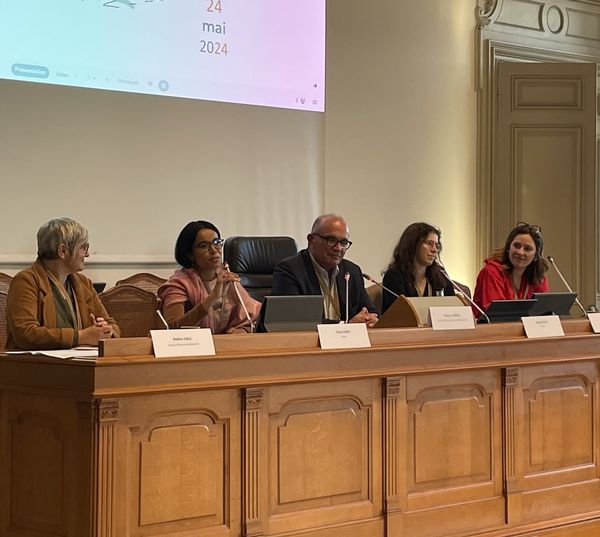 Photo des membres de la tribune de la soirée d'accueil des internes organisée par Présence médicale 64 de Mars 2024