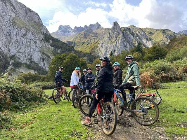 Néo-internes 2024 en sortie VTT