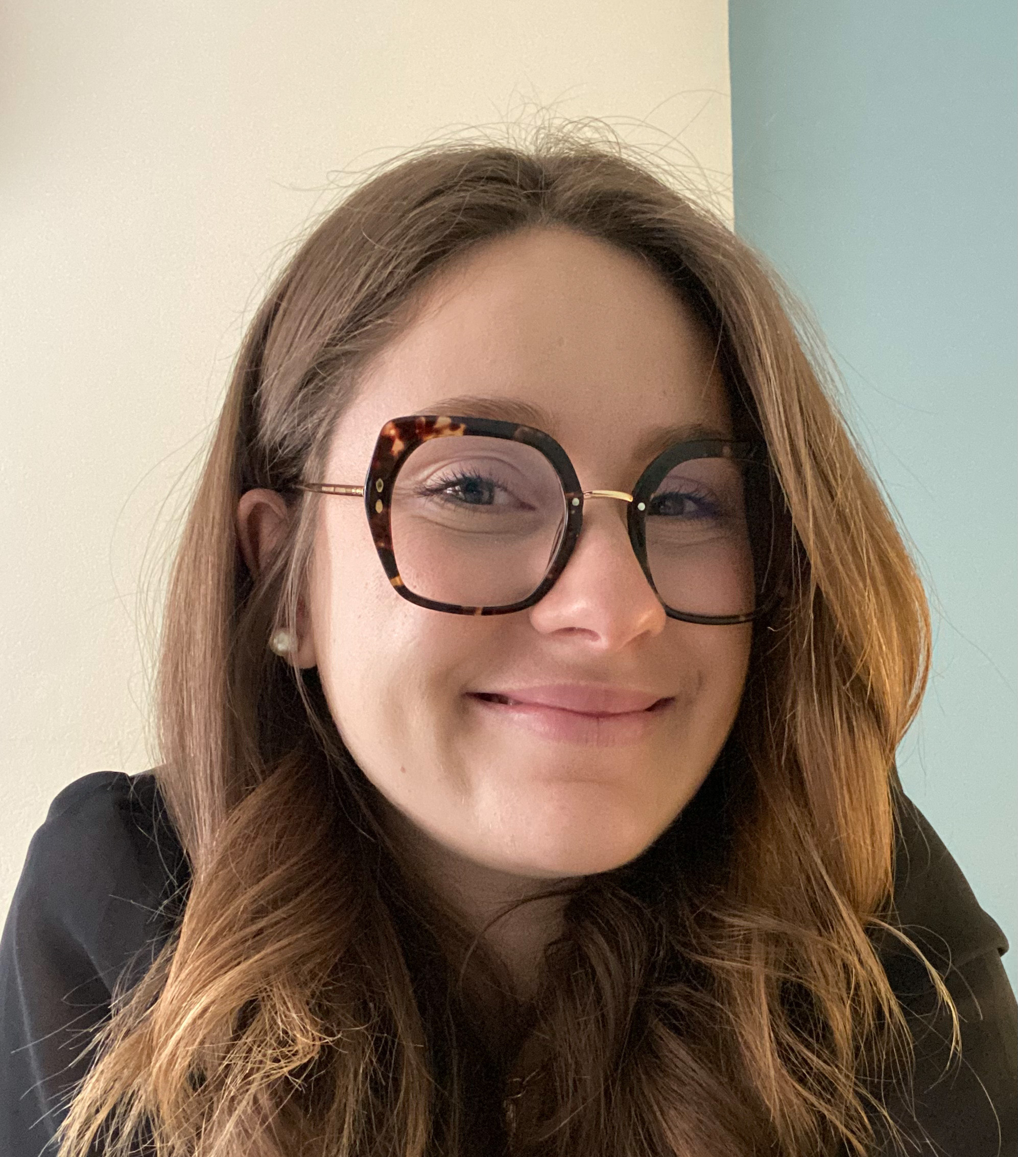 Portrait de Juliette Hailon, Présidente du SIMGA et membre du collectif Présence médicale 64